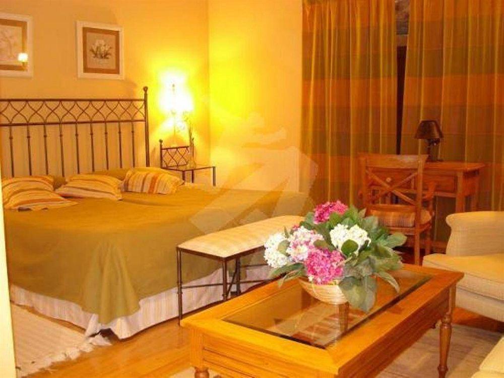 Hotel Palacio Garcia Quijano 로스코랄레스데부엘나 외부 사진