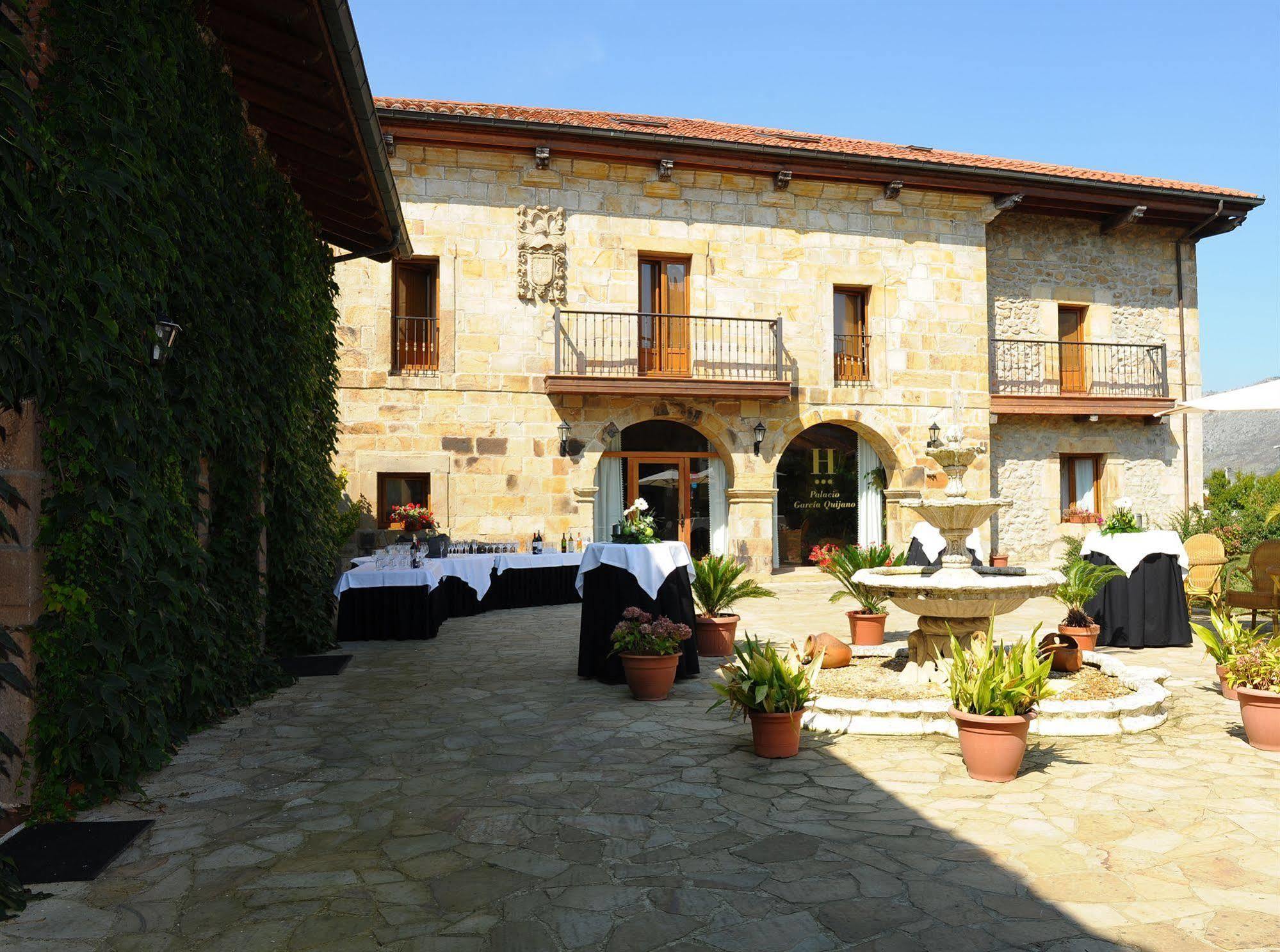 Hotel Palacio Garcia Quijano 로스코랄레스데부엘나 외부 사진
