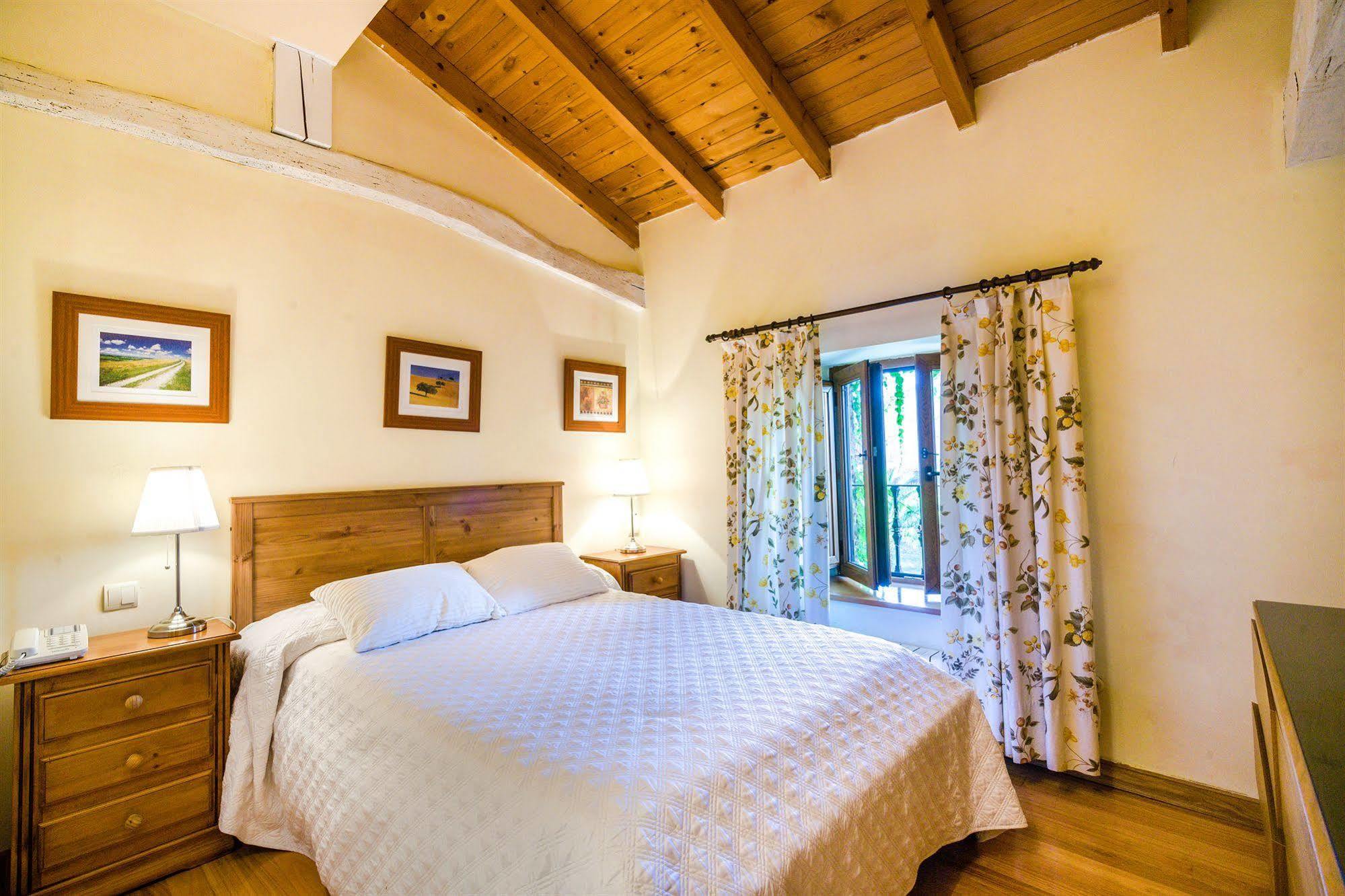 Hotel Palacio Garcia Quijano 로스코랄레스데부엘나 외부 사진