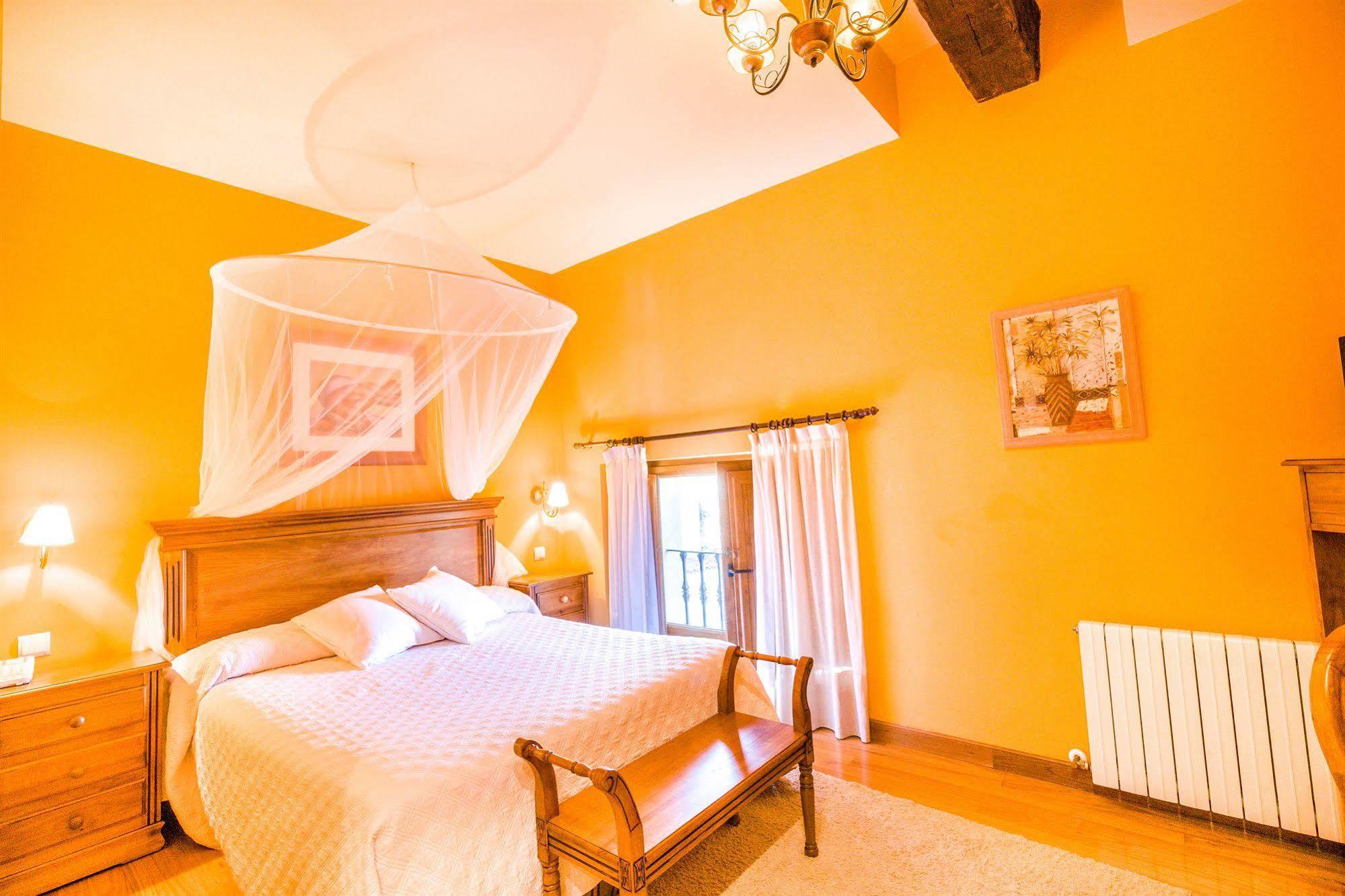 Hotel Palacio Garcia Quijano 로스코랄레스데부엘나 외부 사진